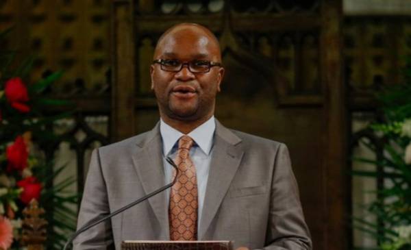 El embajador de Sudáfrica en Francia fue encontrado muerto en la puerta de un hotel de París