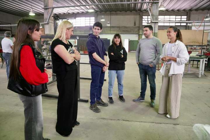 Egüen firmó convenio con la EET1 para impulsar un proyecto reparación y reciclaje electrónico