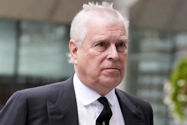 Quitan a Andrew título de Príncipe y hasta su casa