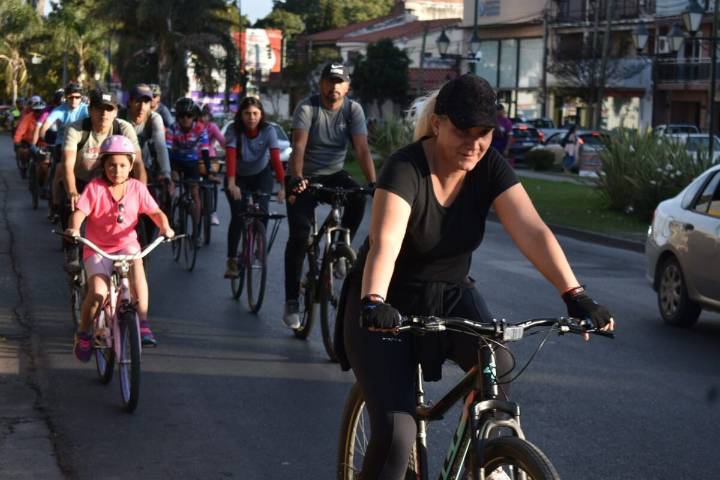 Actividades en tres puntos de la ciudad de Salta | Bicicleteada solidaria de la escuela Corina Lona este sábado