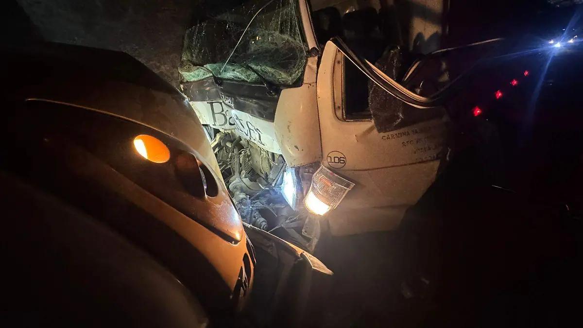 Alarma por choque de pesados en el puente de la 300