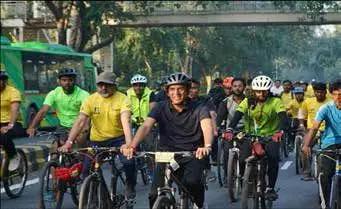 Sports Minister Mandaviyaleads ‘Sundays on Cycle’ with doctors