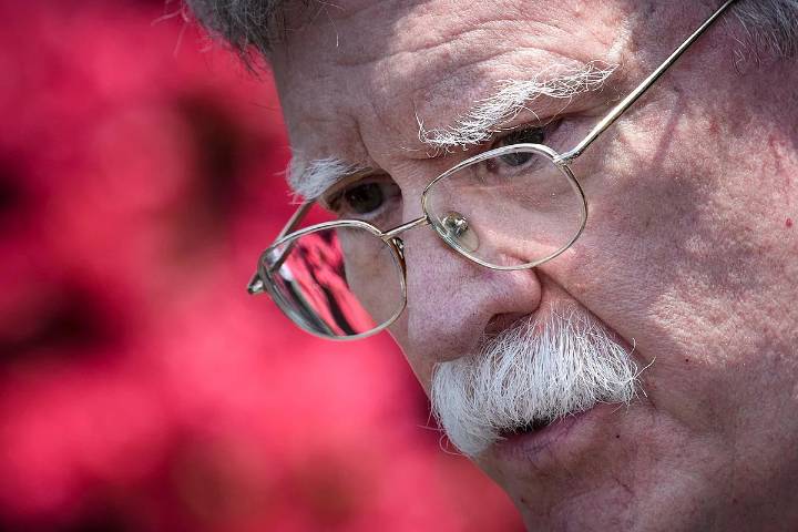 Inculpan al ex asesor de seguridad de Trump John Bolton