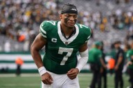 Jets’ Justin Fields Reacts to Being Benched in Loss to Panthers
