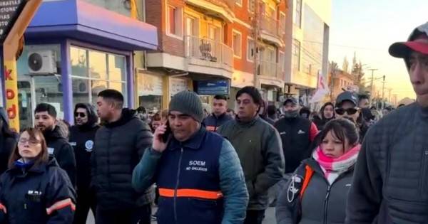 El aparato municipal de Grasso se volcó a la marcha de Salud en Río Gallegos