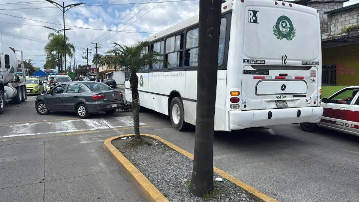 Se registra choque múltiple sobre Norte 2 en Orizaba; a la altura de la clínica del IMSS