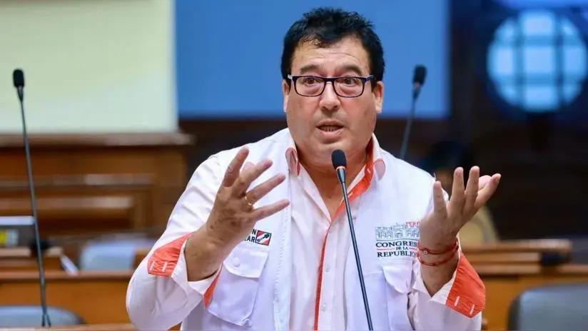 Tras pedido de recomposición: Edwin Martínez regresa a la bancada de Acción Popular y es elegido como nuevo vocero