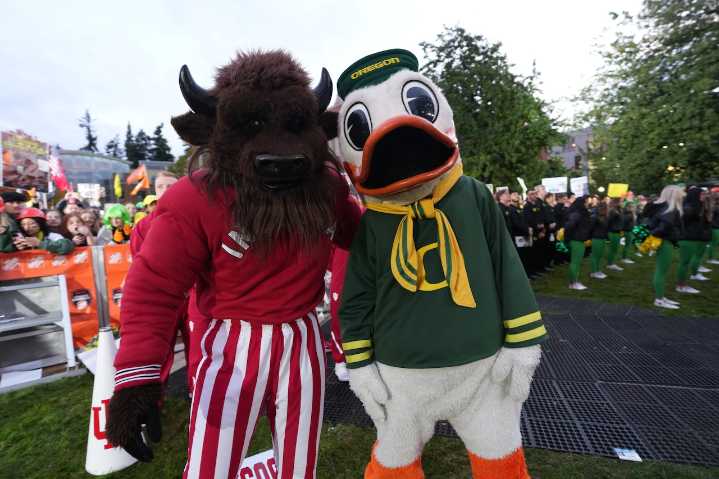 ESPN ‘College GameDay’ crew picks winner for Oregon vs. Indiana. (You already know Sabrina Ionescu’s pick)