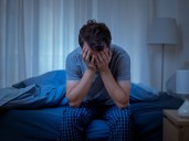 Dormir mal podría acelerar el envejecimiento del cerebro