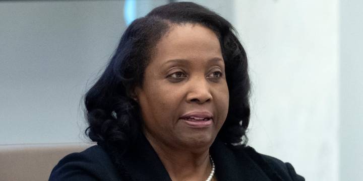 Supreme Court lets Lisa Cook remain as a Federal Reserve governor for now