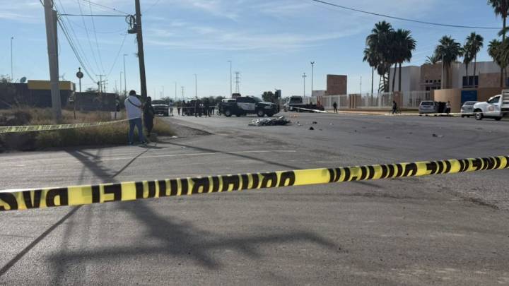 Motociclista muere al ser arrollado por tráiler en carretera Mieleras; presunto responsable huyó