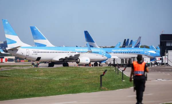 Aerolíneas retiró de manera preventiva ocho aviones tras la falla de un motor en pleno vuelo