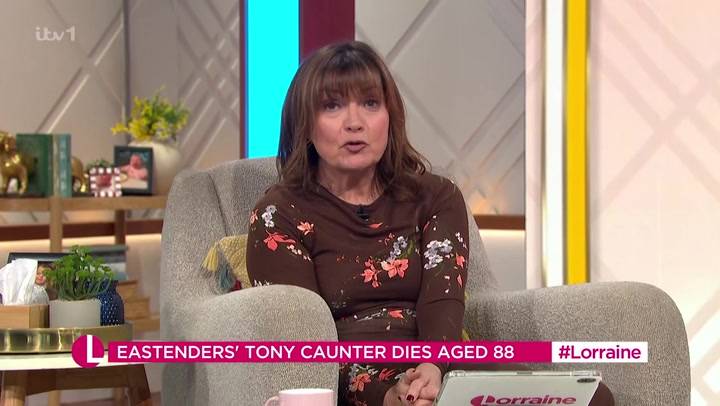 Lorraine Kelly shares tribute to 'legend' as she says 'our thoughts are with his family'