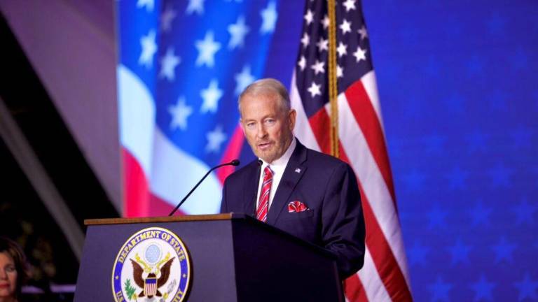 Embajador de EU en México se reúne con titulares de SRE y Marina, tras ataque a embarcación