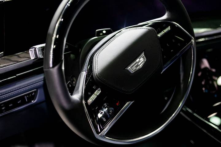 GM Is Getting Back Into Self-Driving Cars With 2028 Cadillac SUV