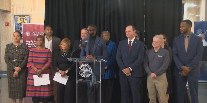 Birmingham Mayor Randall Woodfin asking for $1 million to support SNAP families