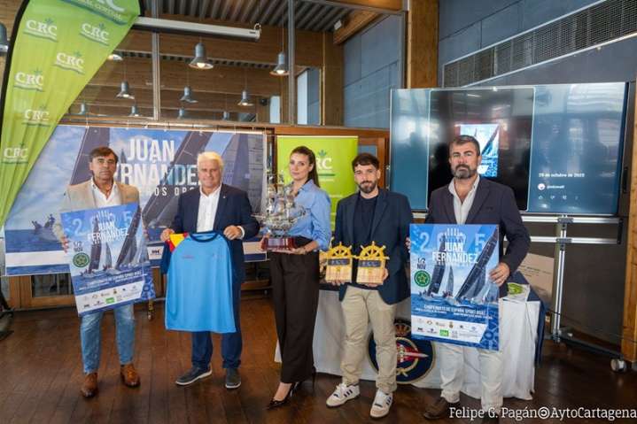 El puerto acoge este fin de semana la XXXI Regata Navegante Juan Fernández