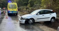 Dos heridos en un accidente de tráfico al salirse de la carretera en Piñor de Barbadás