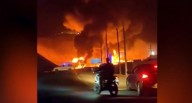 Horror en Arequipa: Choferes mueren calcinados tras choque de cisterna de combustible y camión de carga pesada Conductores aún no han sido identificados. Fatal accidente ocurrió en el kilómetro 614 de