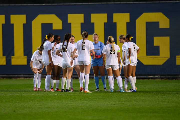 Michigan unable to overcome early deficit, falls 1