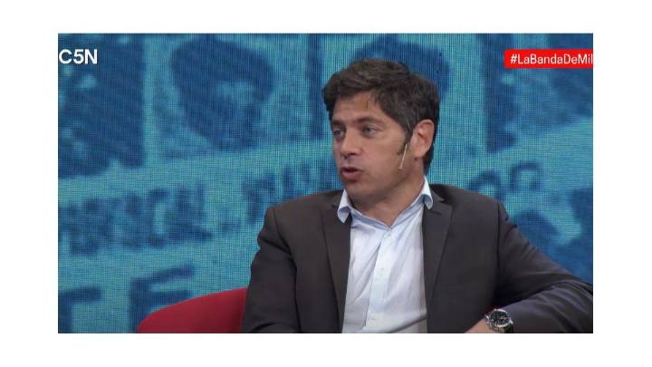 Axel Kicillof apuntó contra Javier Milei tras su show musical: "Completamente por fuera de la realidad"