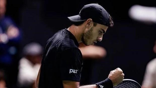 Cerúndolo ganó un partidazo y está en octavos de final del Masters 1000 de París