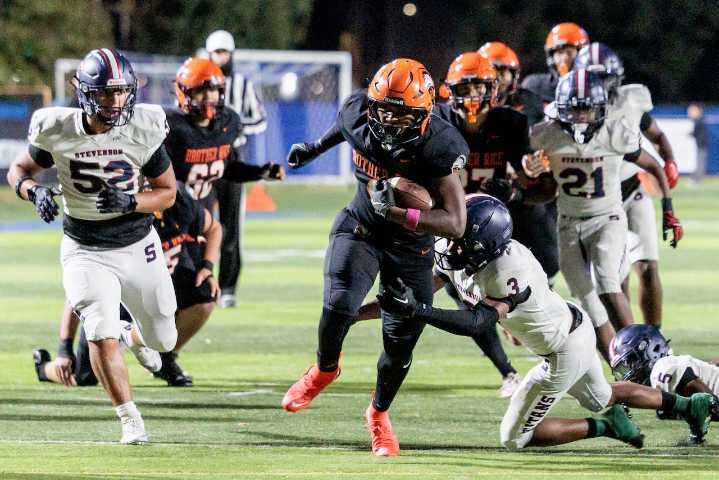 Brother Rice football tops Stevenson to clinch first playoff berth since 2022