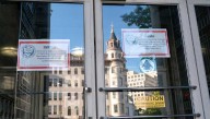 Federal workers face financial strain amid shutdown