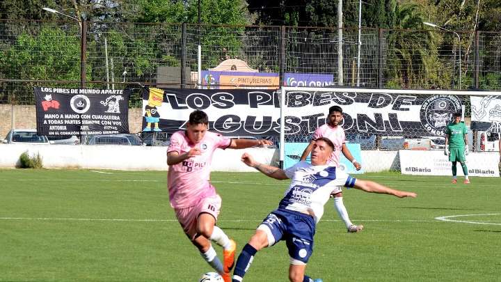 Se reanuda el partido entre Sacachispas y Real Pilar después de estar 27 minutos interrumpido