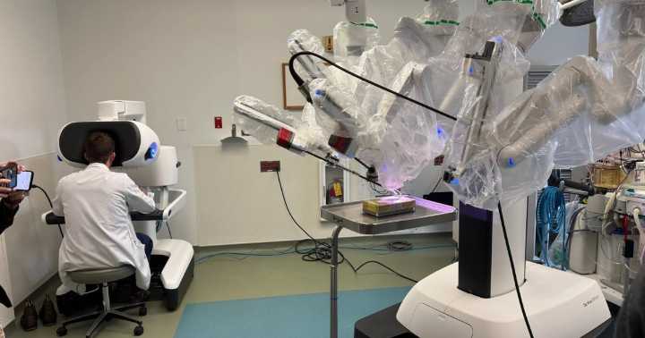 This robot can take out your gallbladder: SVMC introduces game