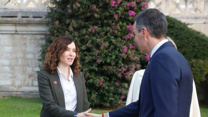 El Gobierno exige a los presidentes de Madrid, Aragón, Baleares y Asturias que garanticen el derecho al aborto y pongan en marcha el registro de objetores