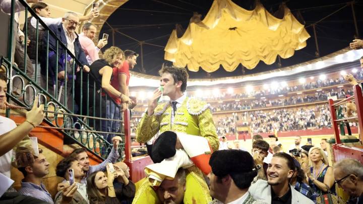 Cristiano Torres derriba la puerta grande en una triunfal alternativa en Zaragoza