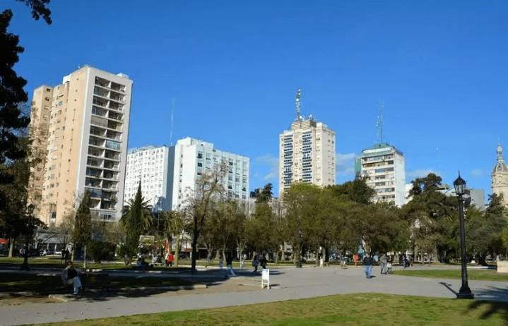 Buen clima este sábado con cielo despejado y algo de viento