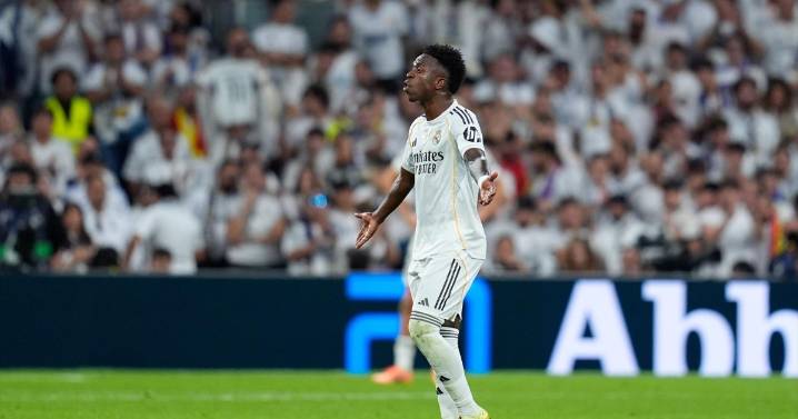«Yo me voy del equipo, mejor me voy»: la protesta de Vinicius al ser cambiado por Xabi Alonso en el clásico
