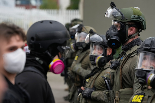 Se vislumbra nueva batalla legal mientras Trump federaliza tropas en Oregon pese a fallo