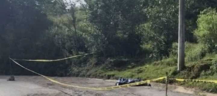 Ejecutan a tres personas dentro de un taller mecánico en el municipio Tlapa de Comonfort