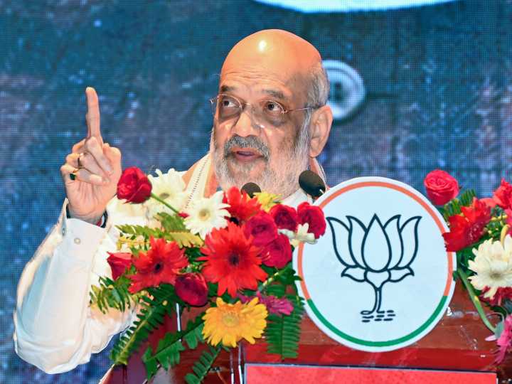"Lalu Yadav wants to see Tejashwi as CM": Amit Shah