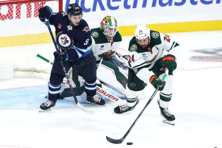 For mind and body, Wild defenseman Zach Bogosian likes it hot
