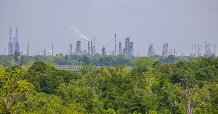 Cancer risk in Louisiana's industrial parishes is underestimated by EPA, study says