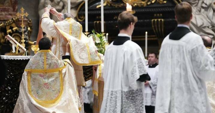 Old Latin Mass at the Vatican thrills traditionalists