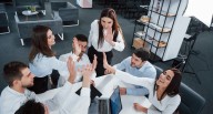 Ansiedad y estrés laboral, los enemigos de la productividad: la receta empresarial para la salud mental