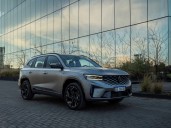 Análisis del nuevo Renault Koleos: cómo anda el SUV híbrido con base china y equipamiento de alta gama