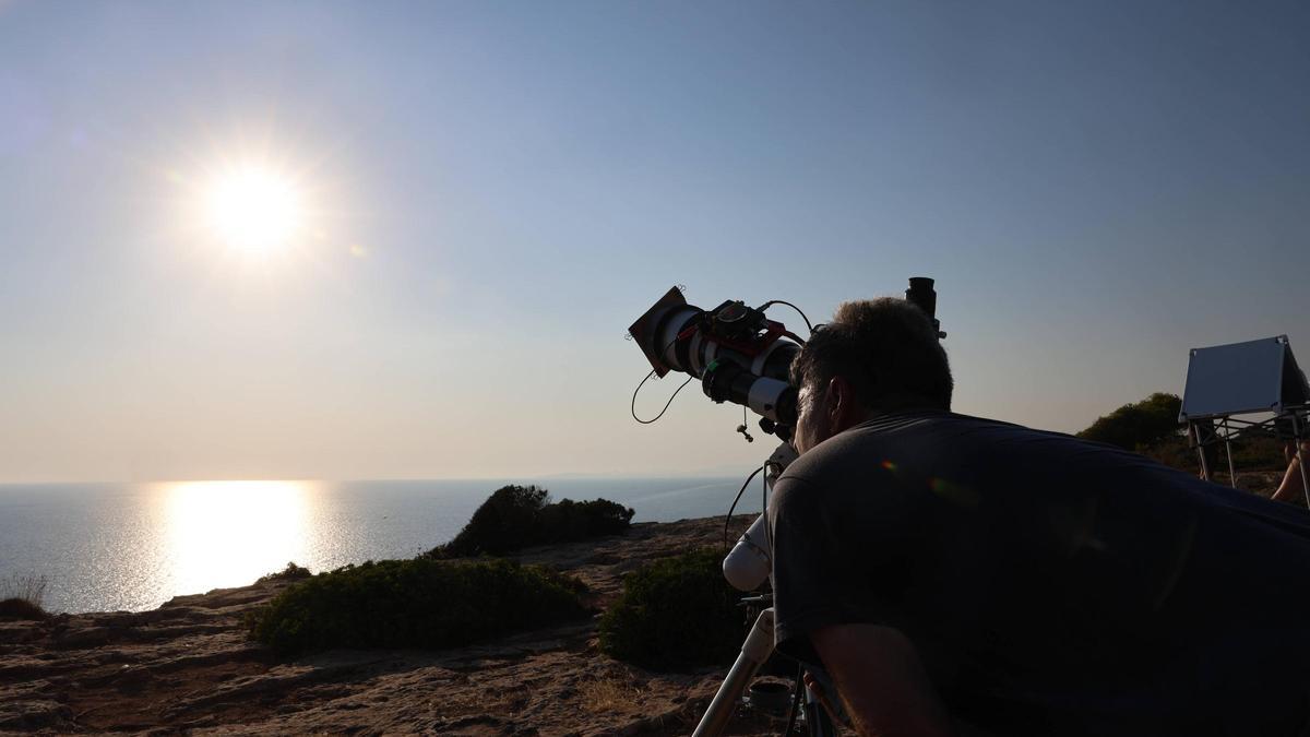El Govern activa los preparativos para el eclipse solar de 2026 en Baleares: preocupa la masificación y el riesgo de incendios