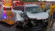 Mujer resulta prensada tras choque contra barda en Altamira; Bomberos la rescatan en medio de la lluvia