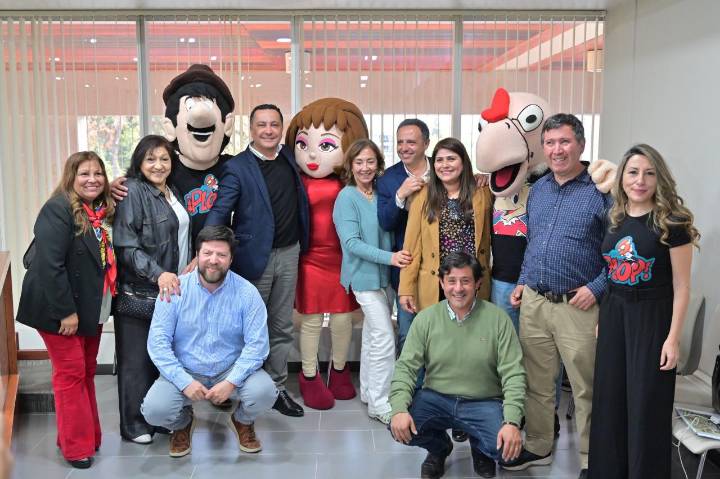 Gobierno del Maule aprueba recursos para potenciar el deporte en Constitución y la cultura en Cumpeo
