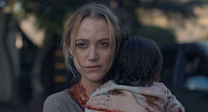 ‘La mano que mece la cuna’ sigue dando miedo en 2025, con una retorcida niñera y una directora mexicana: “Se escuchaba mucho español en el set de rodaje”