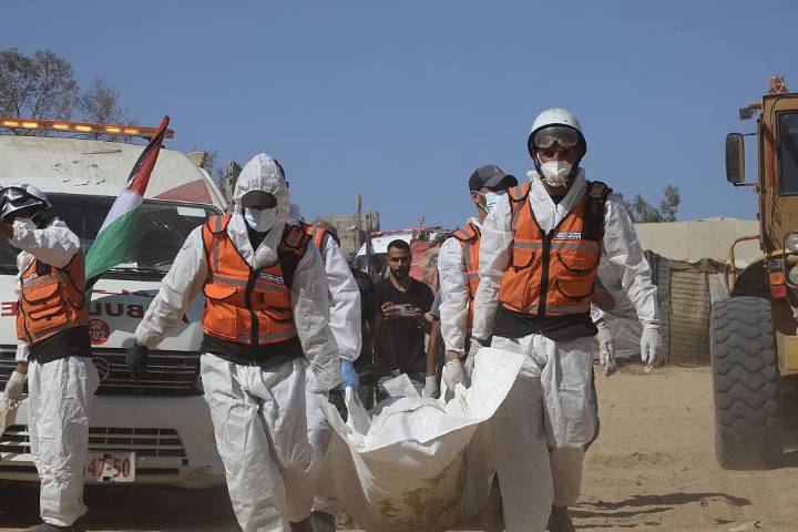 Israel devuelve a Gaza los cuerpos de 30 palestinos a cambio de restos de dos rehenes