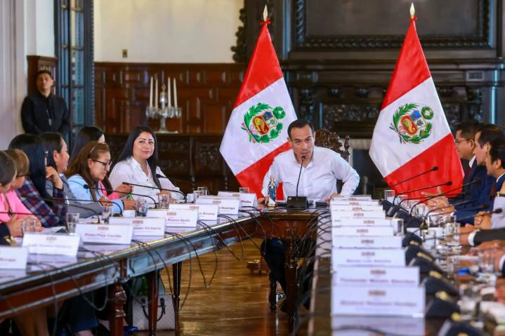 Presidente sostuvo reunión de trabajo con representantes de asociaciones de alcaldes
