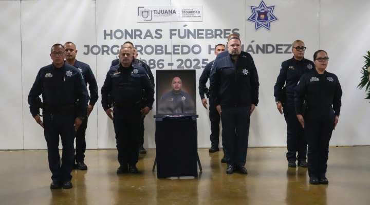 Rinden honores al oficial Jorge Robledo Hernández caído en cumplimiento de su deber