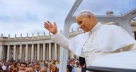 Pope at Audience: The Resurrection Touches Every Part of Our Lives